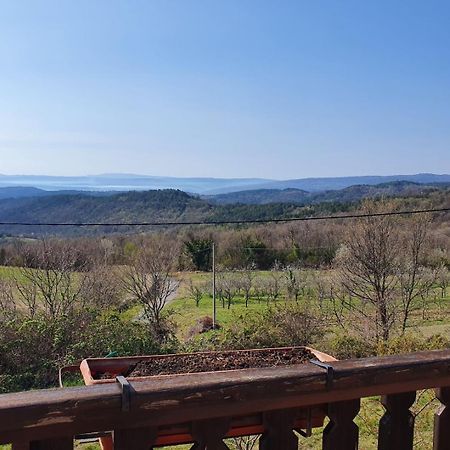 Apartment Mirella For 6 Persons Located In Central Istria Gradinje Ngoại thất bức ảnh
