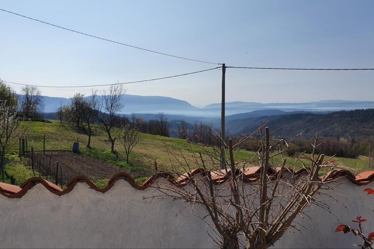 Apartment Mirella For 6 Persons Located In Central Istria Gradinje Ngoại thất bức ảnh