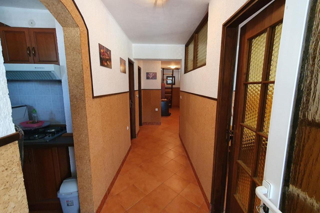 Apartment Mirella For 6 Persons Located In Central Istria Gradinje Ngoại thất bức ảnh