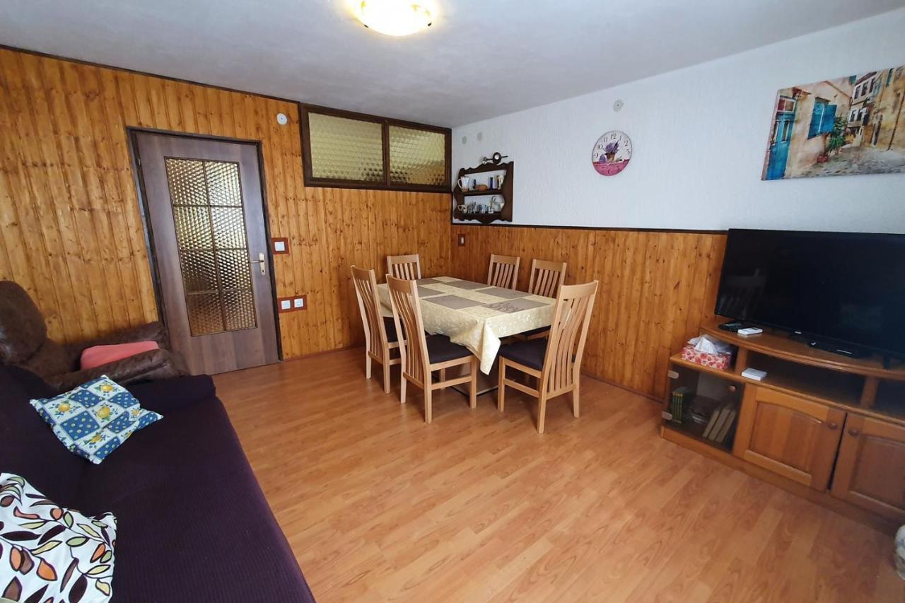 Apartment Mirella For 6 Persons Located In Central Istria Gradinje Ngoại thất bức ảnh