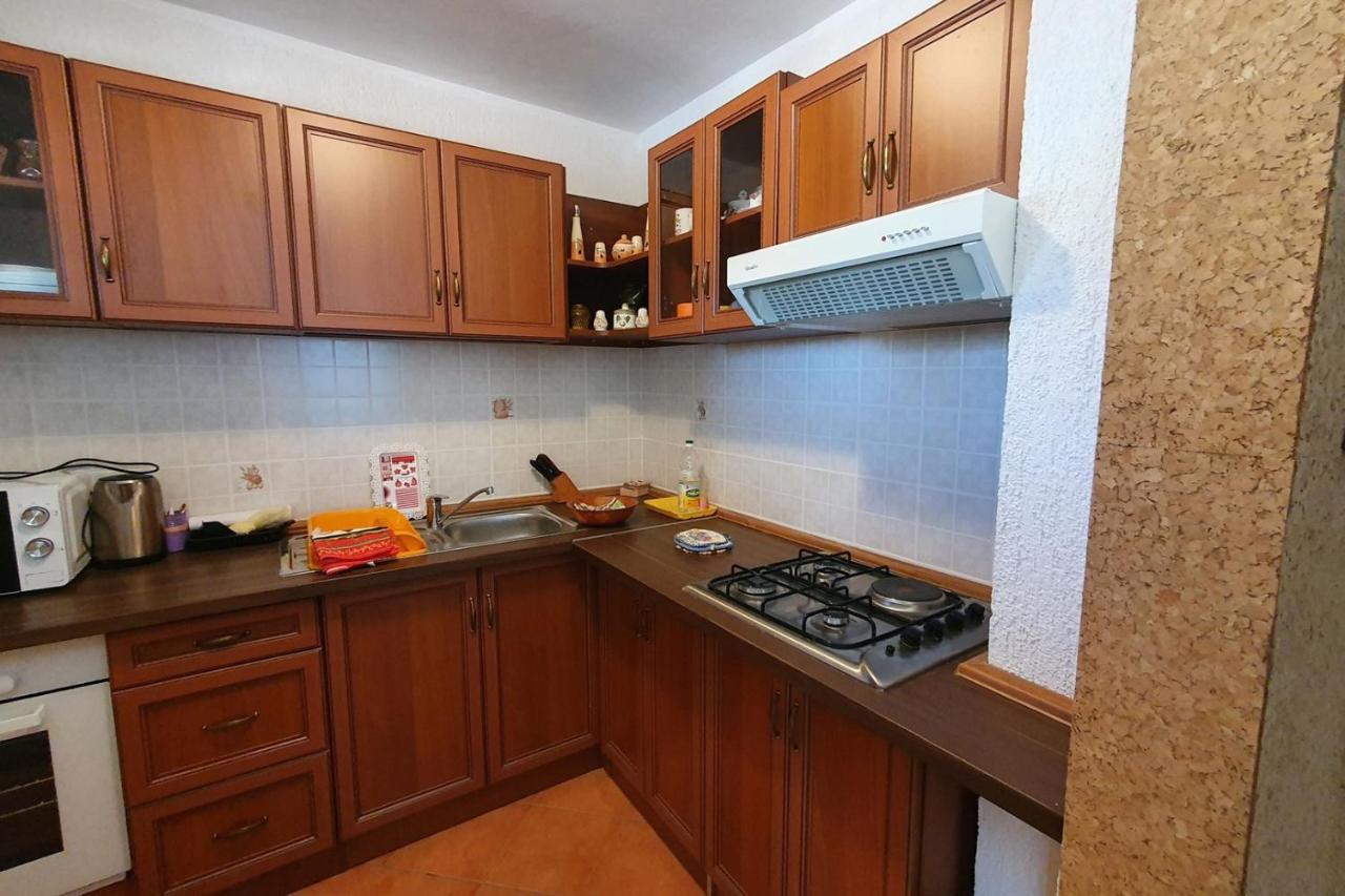 Apartment Mirella For 6 Persons Located In Central Istria Gradinje Ngoại thất bức ảnh