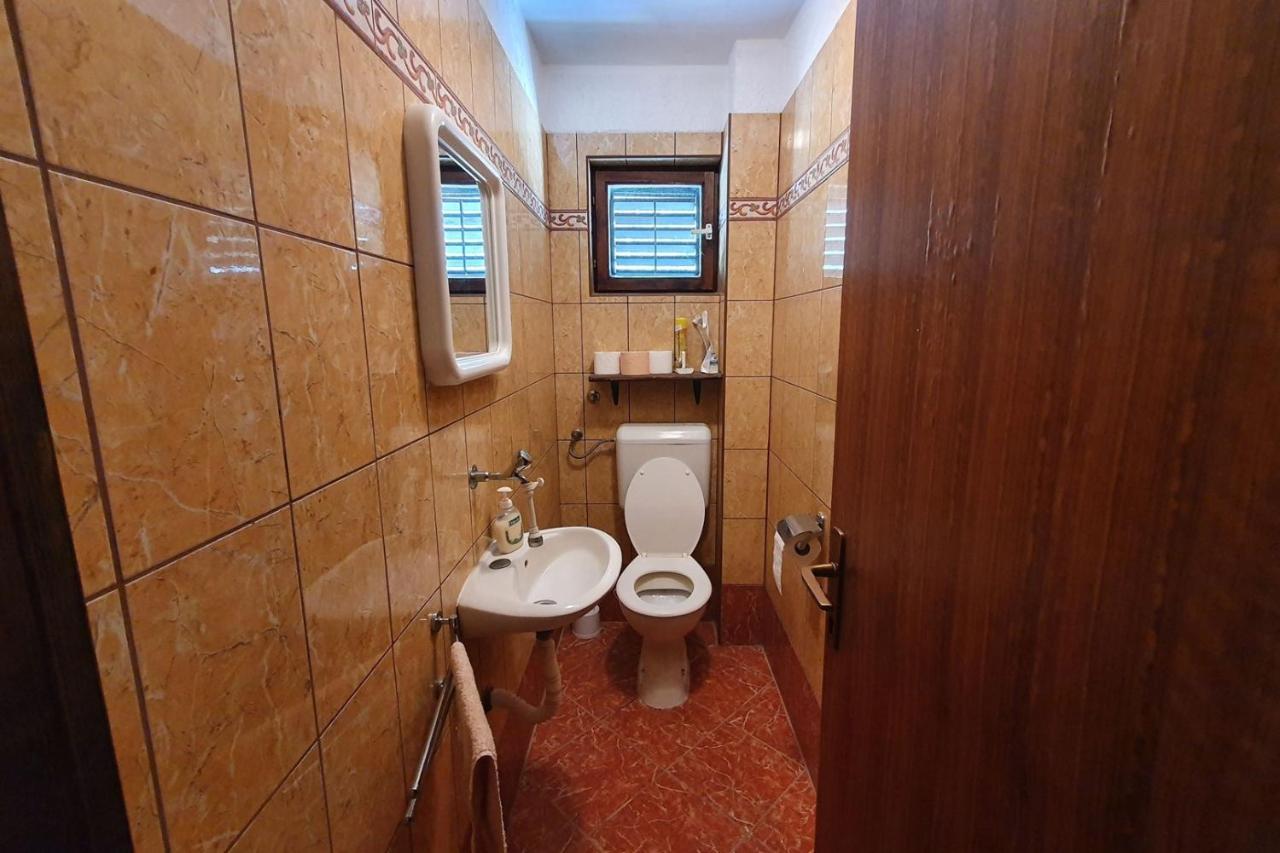 Apartment Mirella For 6 Persons Located In Central Istria Gradinje Ngoại thất bức ảnh