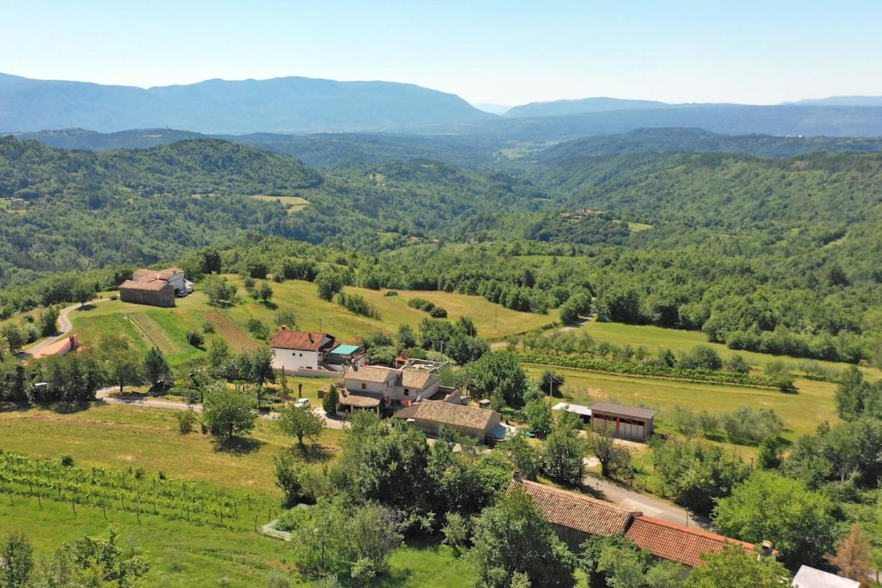 Apartment Mirella For 6 Persons Located In Central Istria Gradinje Ngoại thất bức ảnh