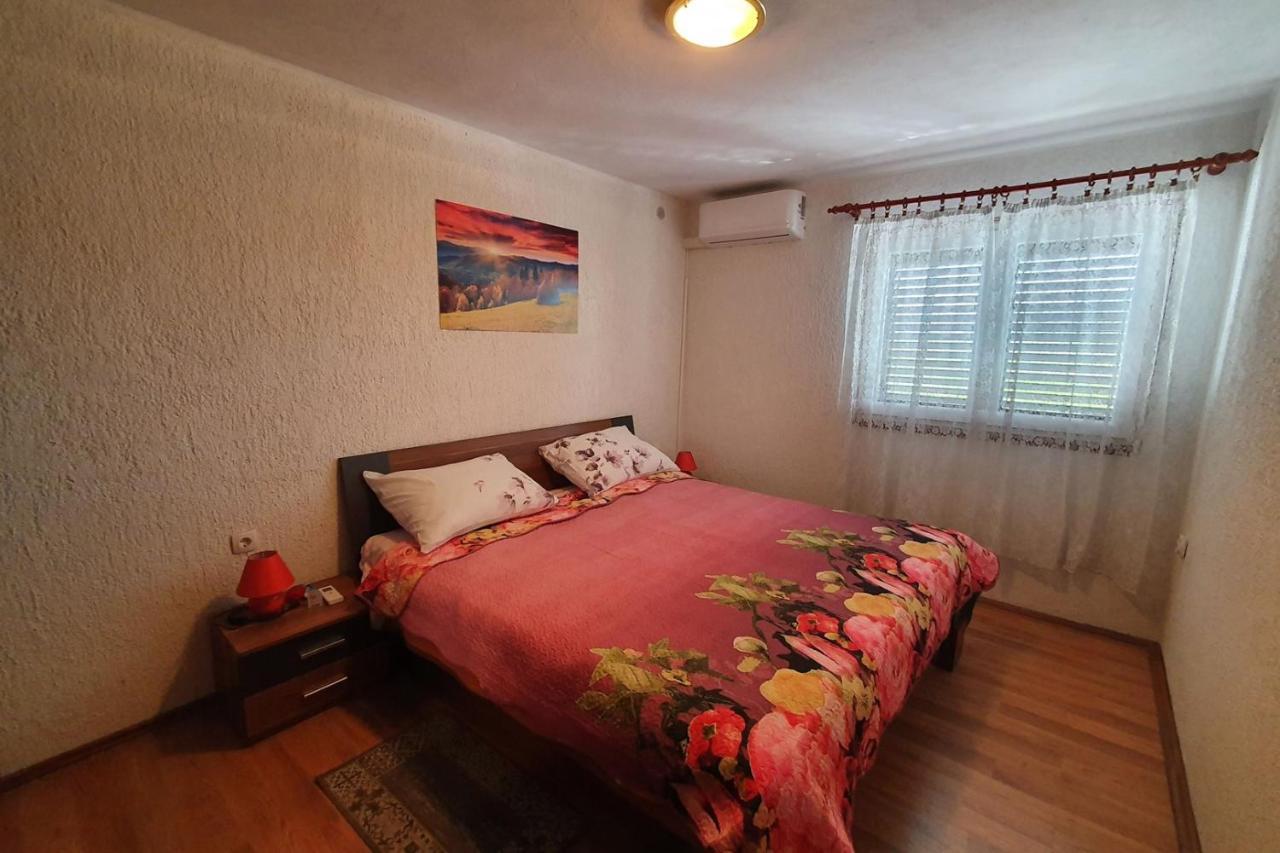 Apartment Mirella For 6 Persons Located In Central Istria Gradinje Ngoại thất bức ảnh