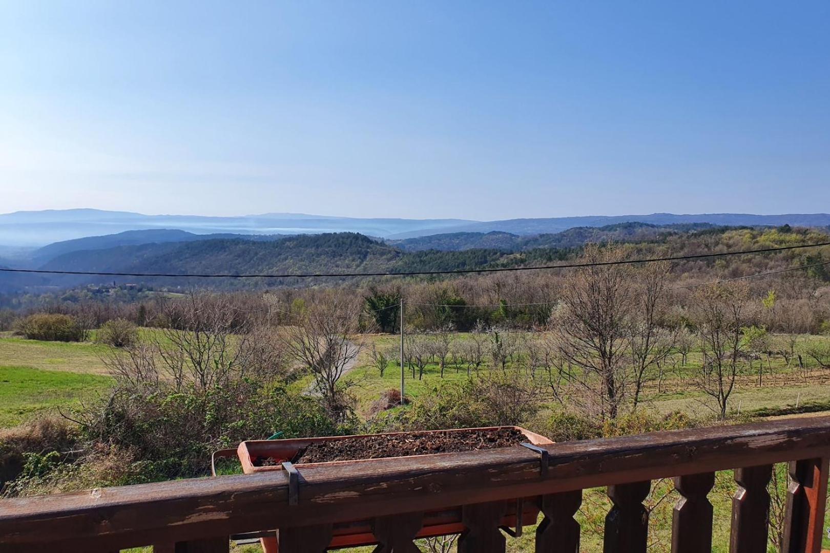 Apartment Mirella For 6 Persons Located In Central Istria Gradinje Ngoại thất bức ảnh